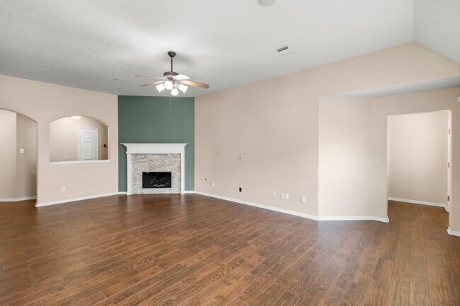 Building Photo - 3403 Cypress Village Dr