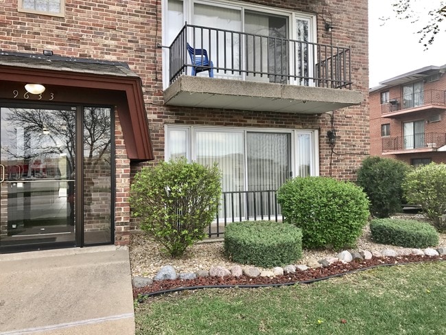 Building Photo - 9633 S Ridgeland Ave