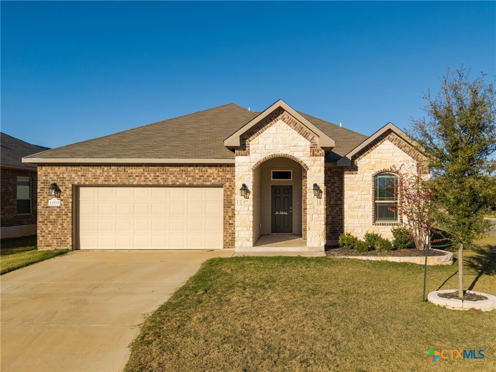 Foto principal - 10202 Eaglefire Dr