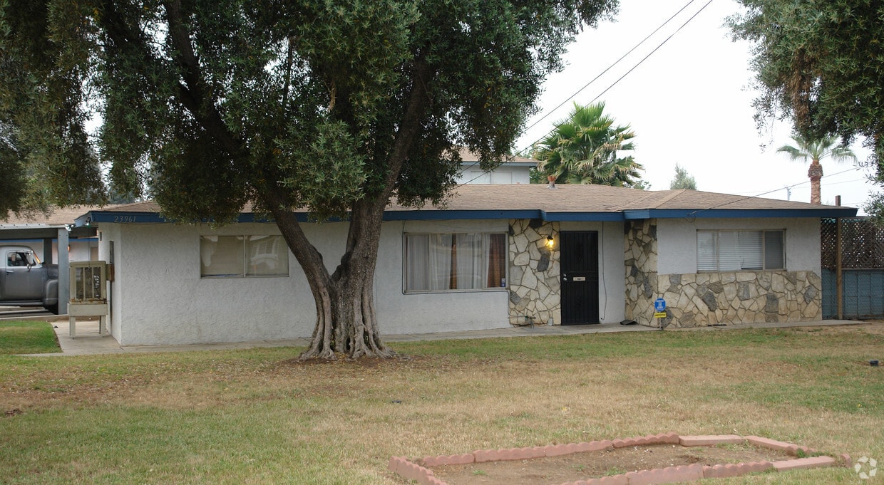 Primary Photo - 16 Units