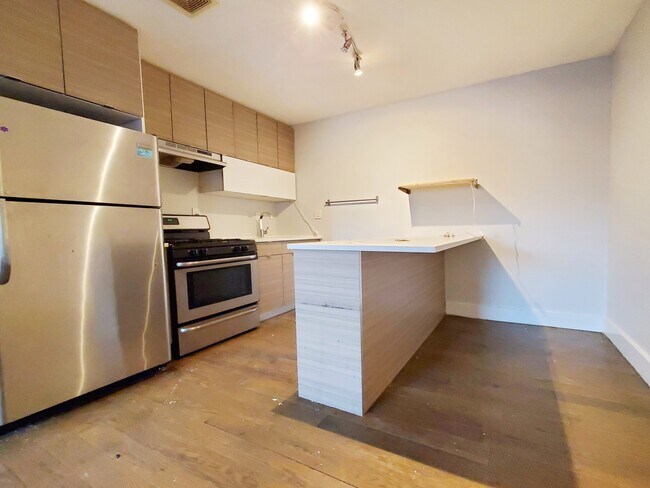 Foto del edificio - 805 Marcy Ave