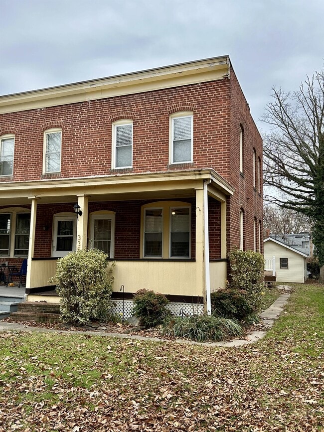 Building Photo - 335 N Bradford St