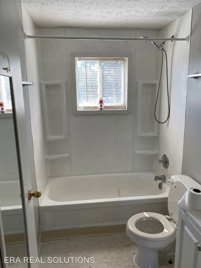 Building Photo - 3631 Cushing Dr