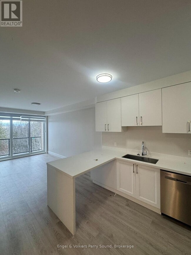 Building Photo - 51 George St