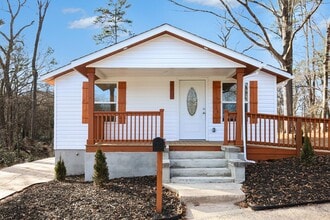 Building Photo - 416 Richardson St