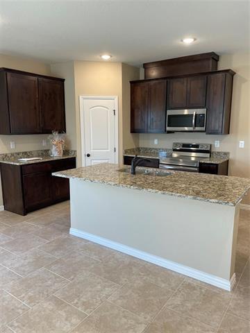 Building Photo - 118 Canales Cir