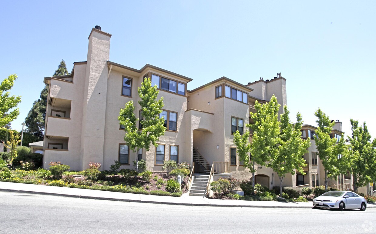 Greenridge Condominium Homes Apartments 947 Fletcher Ln Hayward, CA