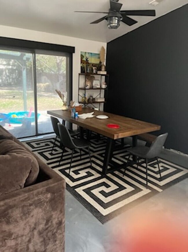 Building Photo - Great 3 Bed 2 Bath Home for Rent in Pinewo...
