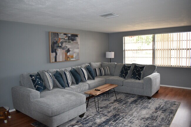 Building Photo - 5732 Mosaic Dr