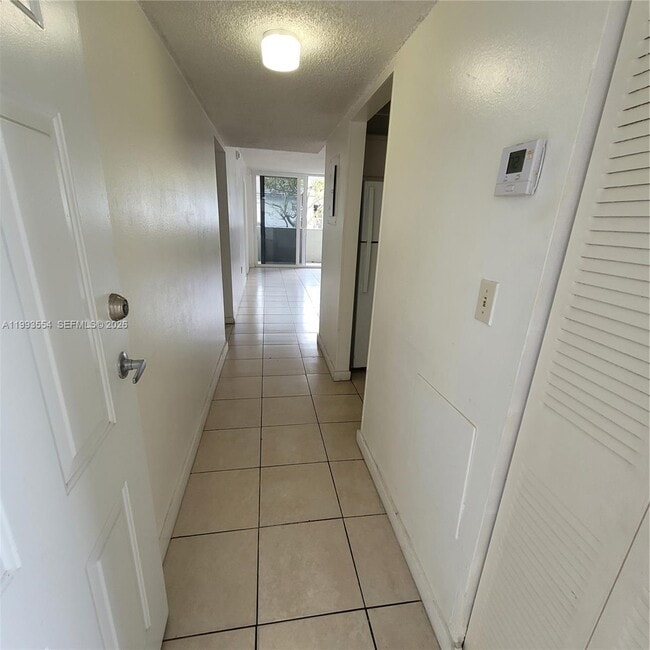 Building Photo - 10090 NW 80th Ct
