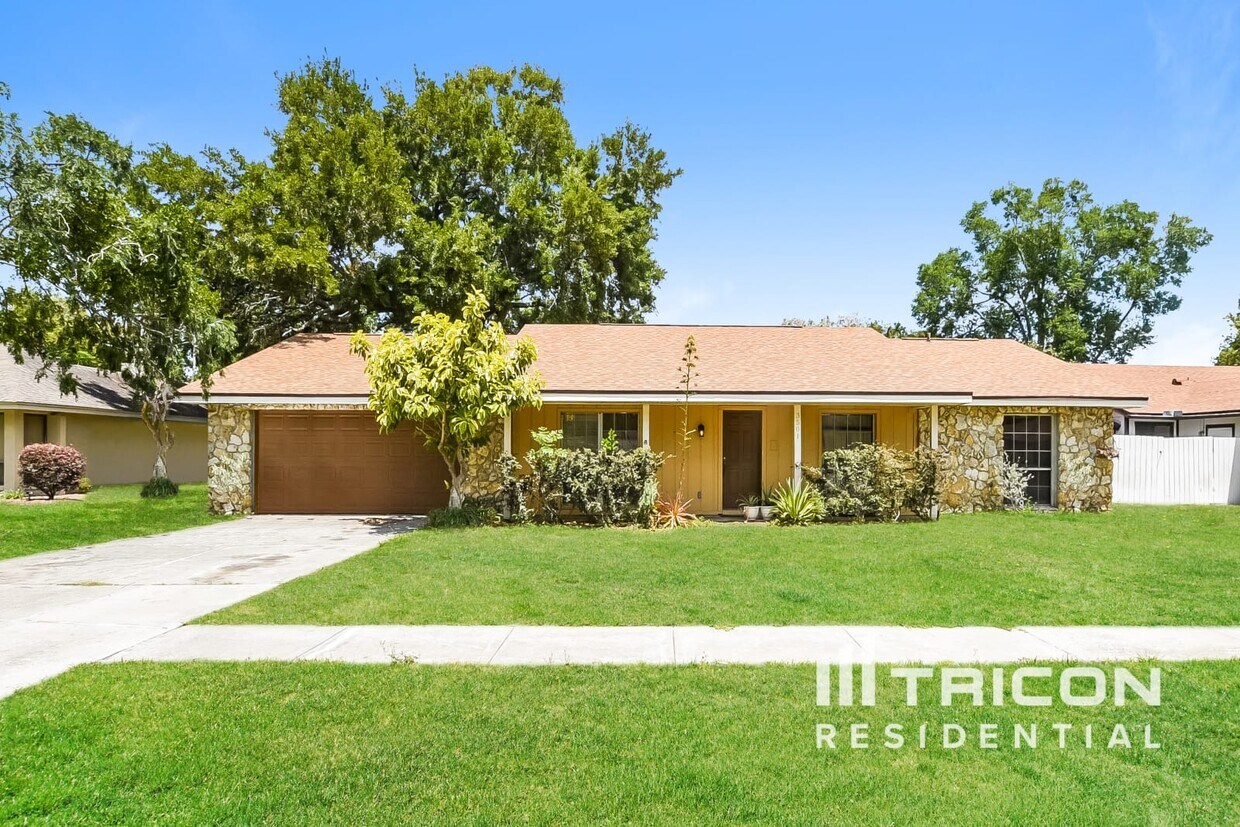Foto principal - 3501 Calgary Ln