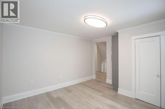 Building Photo - 22 Prospect St S