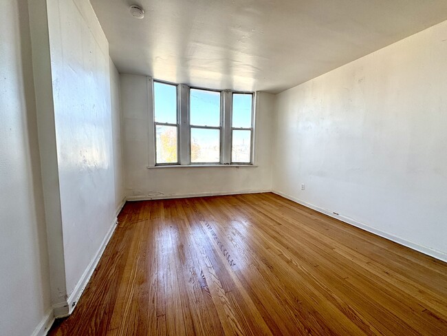 Foto del edificio - 3623 W North Ave