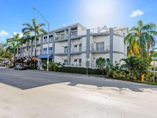 Foto del edificio - 2734 Bird Rd