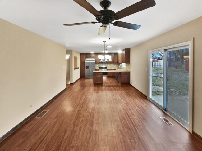 Foto del edificio - 2343 Salem Ave