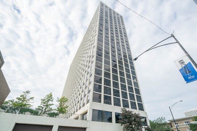 Foto del edificio - 4343 N Clarendon Ave