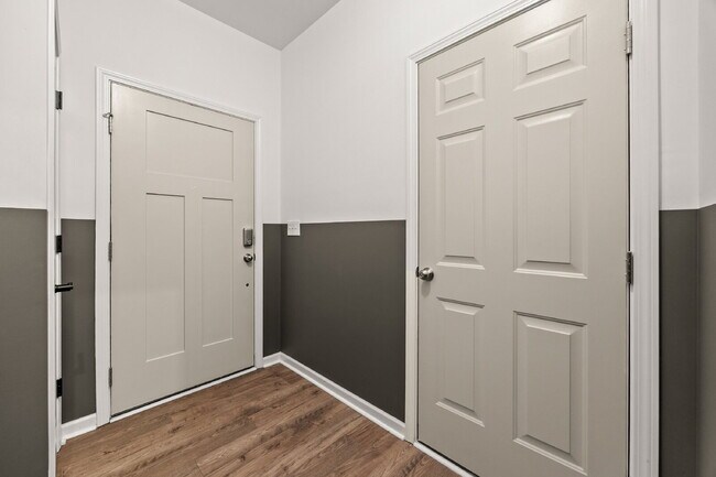 Foto del edificio - Your Perfect Charlotte Townhome Awaits — Bright, Modern, and Move-In Ready!