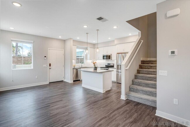 Building Photo - Brand New San Marcos 4/BR, 2 1/2 BA Town H...