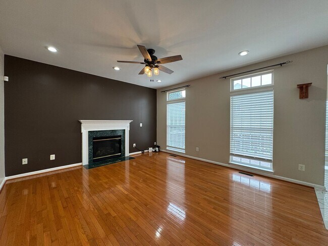 Foto del edificio - Stunning  4 Bed 3 Bath Home With Spacious ...