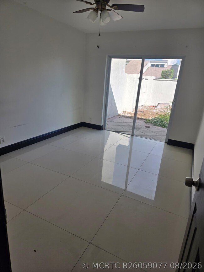 Building Photo - 12760 Spinnaker Ln