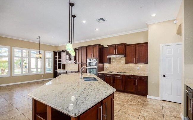 Building Photo - 14892 Aldea Dr N