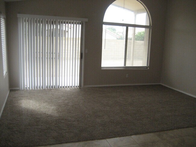 Foto del edificio - 3819 E Kings Ave