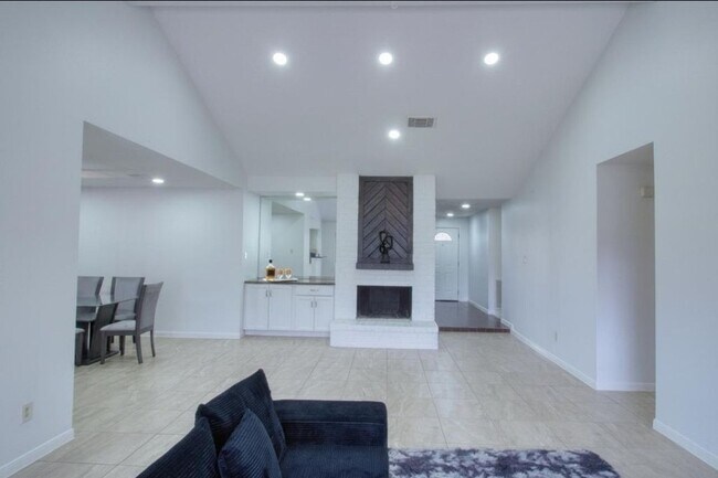 Foto del edificio - 16419 Lost Quail Dr