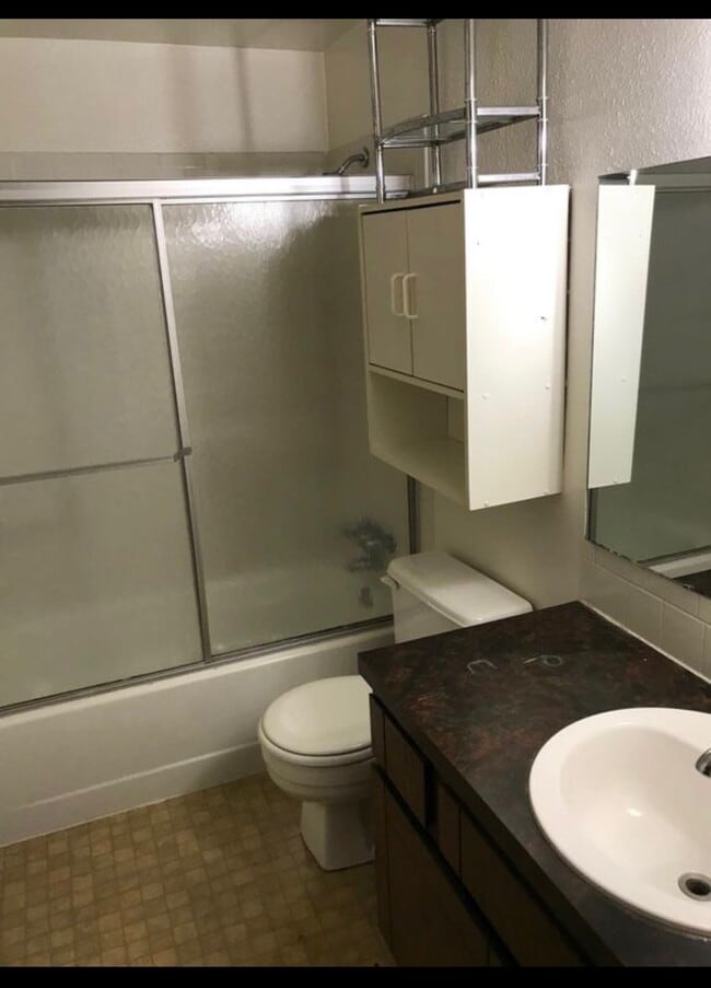 Foto del edificio - 1720 Cambridge Dr