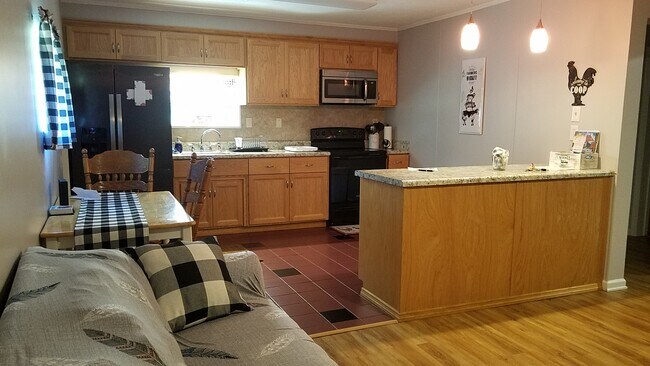 Foto del edificio - 453 N Flat Rock Rd