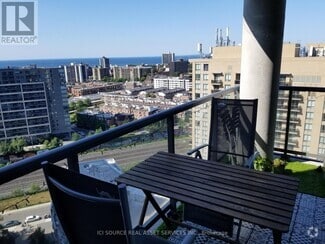 Building Photo - 68 Abell St