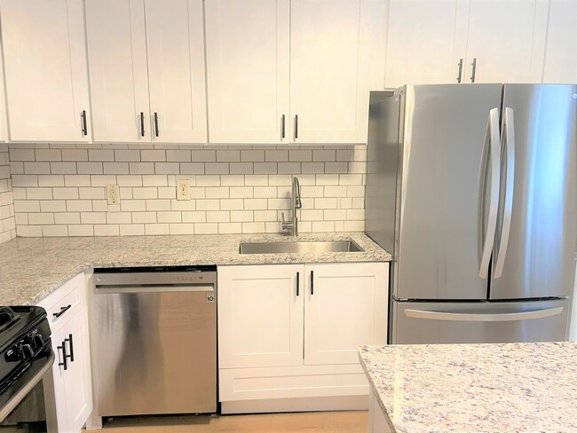Kitchen - newly renovated - 2553 Mellville Ave