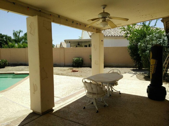 Building Photo - 3432 W Monterey St