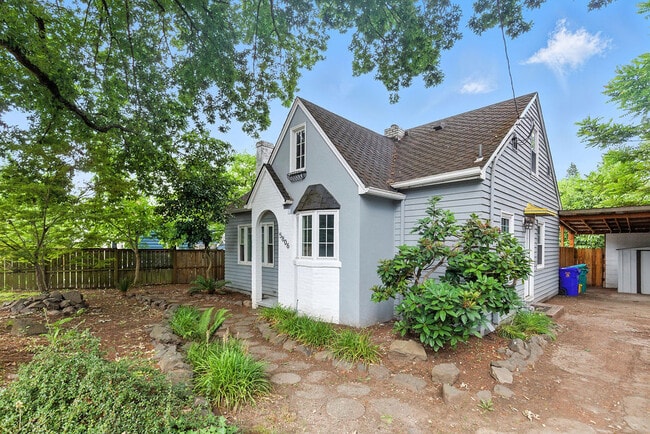 Building Photo - 5806 NE 60th Ave