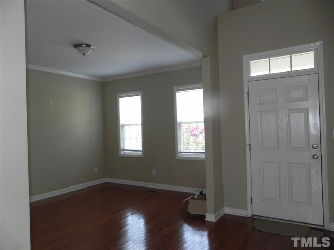 Foto del edificio - 217 Butterbiggins Ln