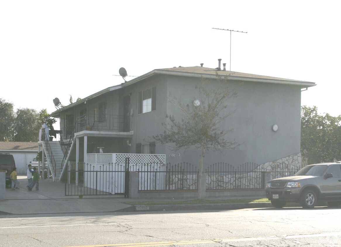 Primary Photo - 10612 California Ave