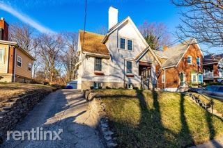 Building Photo - 2 br, 1.5 bath House - 750 Beechwood Ave