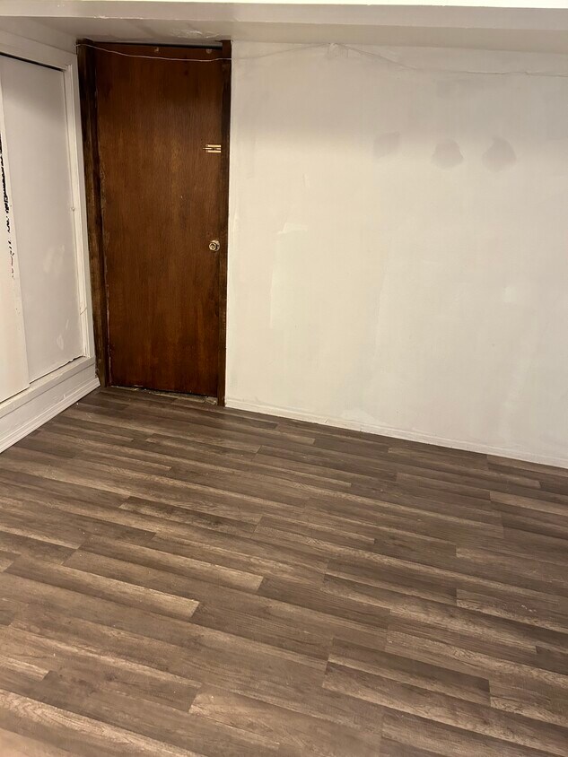Foto del edificio - 965 E 96th St