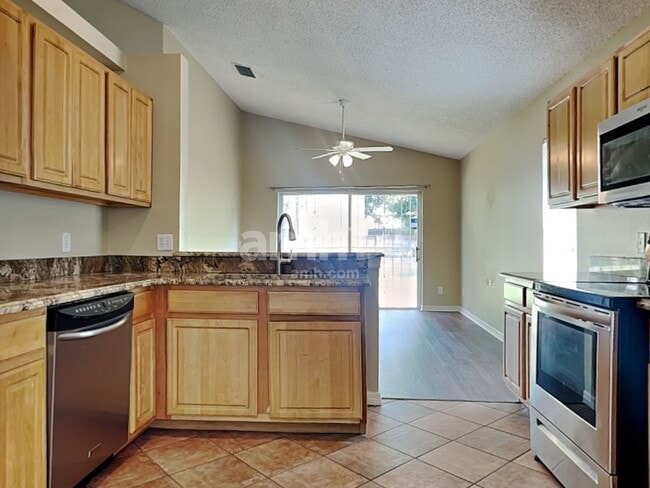 Building Photo - 5053 Foxcroft Ct