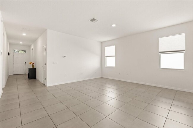 Foto del edificio - 8104 Penrose Pl