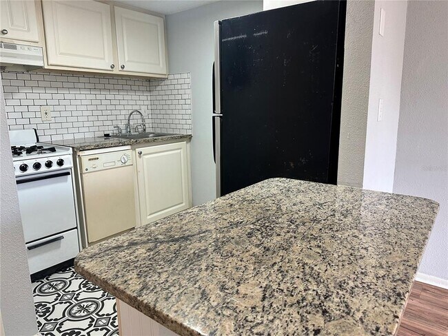 Building Photo - 122 Water Front Way