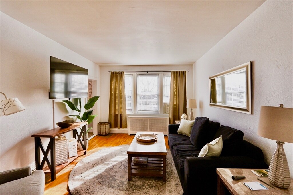 Foto principal - 36 Hillside Ave