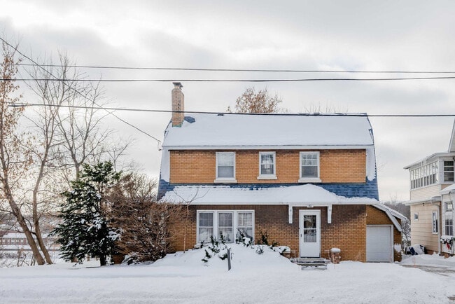 Building Photo - 301 W Wisconsin Ave