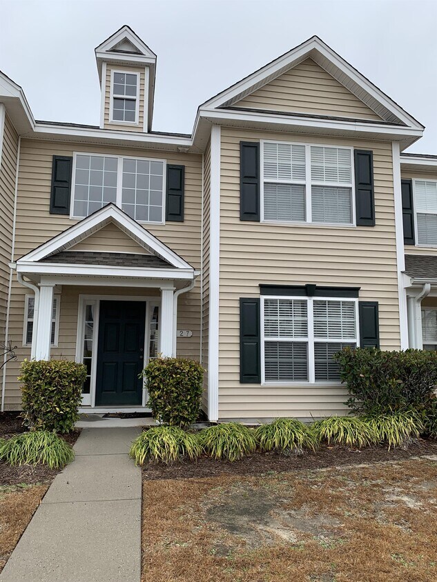 Primary Photo - 127 Cobblers Cir