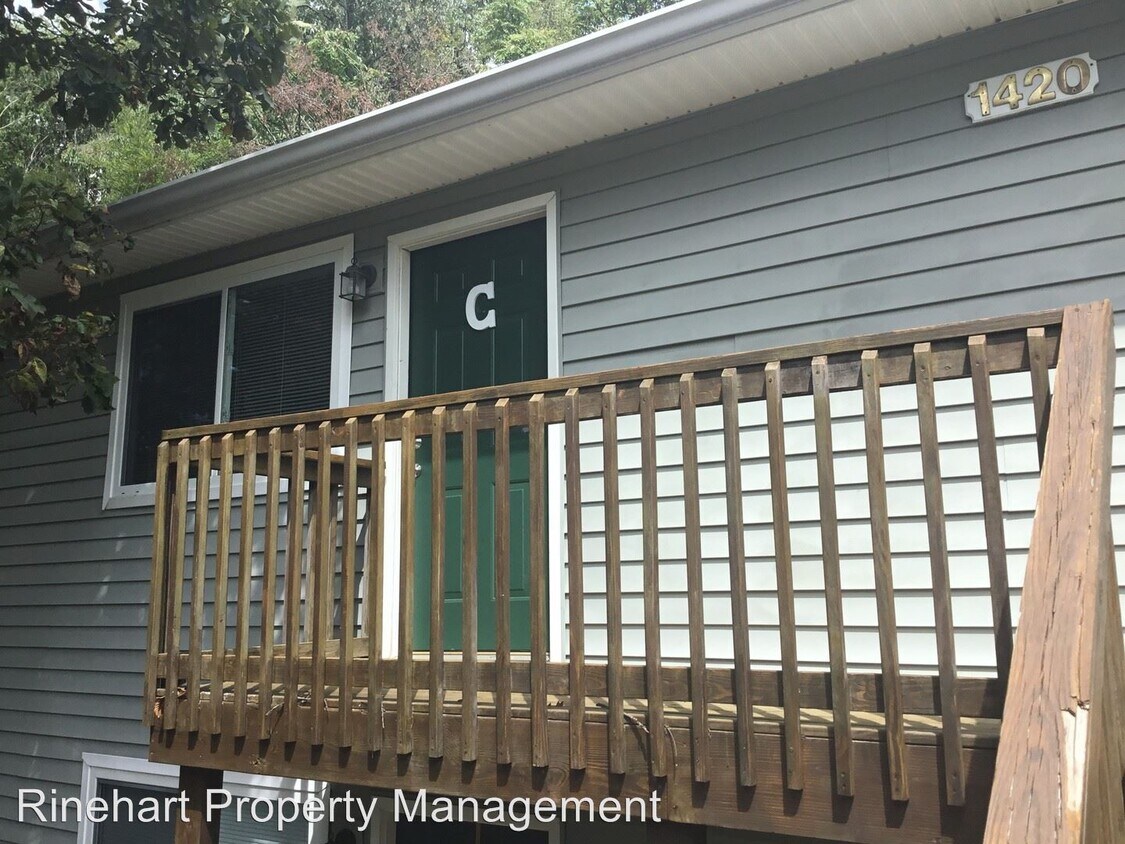 Primary Photo - 1420 Riverview Rd