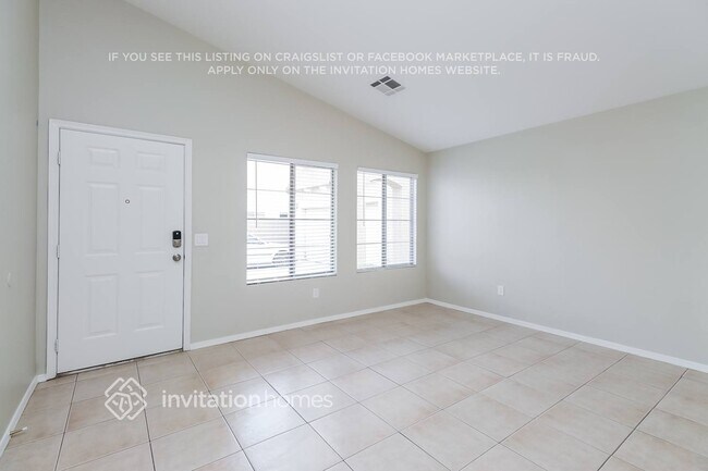 Building Photo - 1551 E Betsy Ln