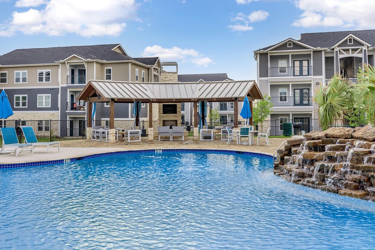 Foto principal - Vantage at McKinney Falls