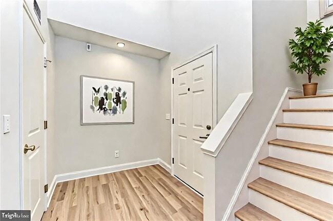 Building Photo - 2927 W Gandy Blvd