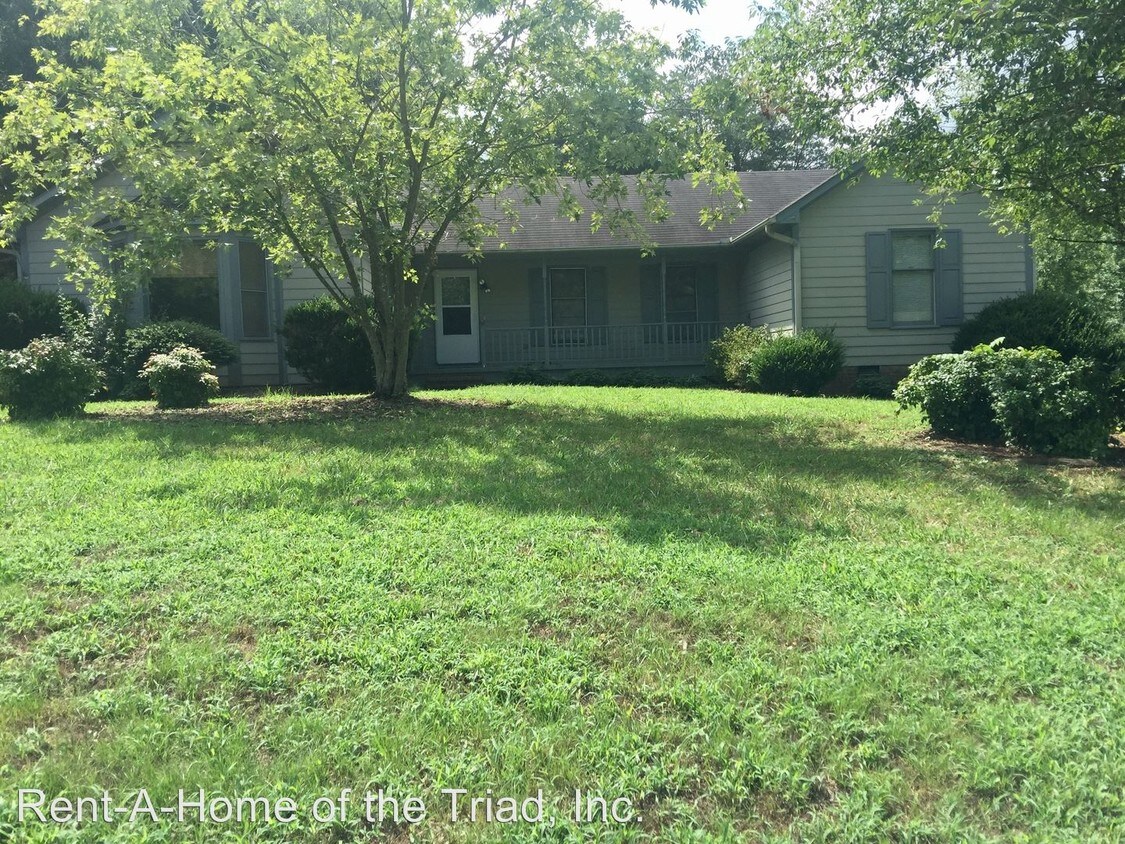 2 Crossland Ct, Greensboro, NC 27455 House Rental in Greensboro, NC