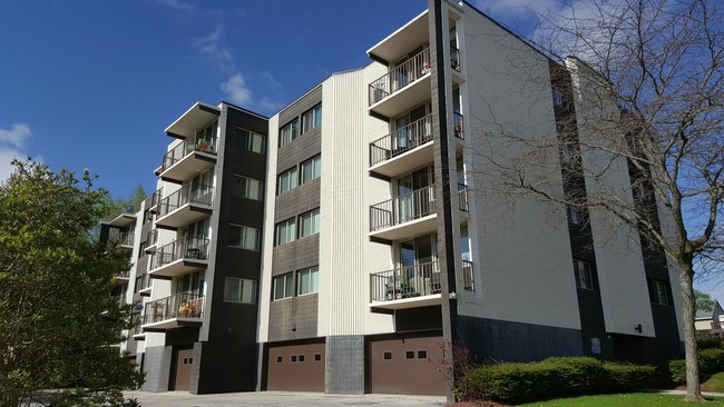 Building Photo - 703 High Ave