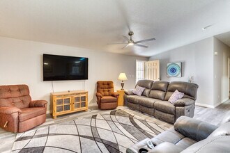 Building Photo - 10650 S Avenida Compadres